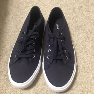 🌵Old navy sneakers